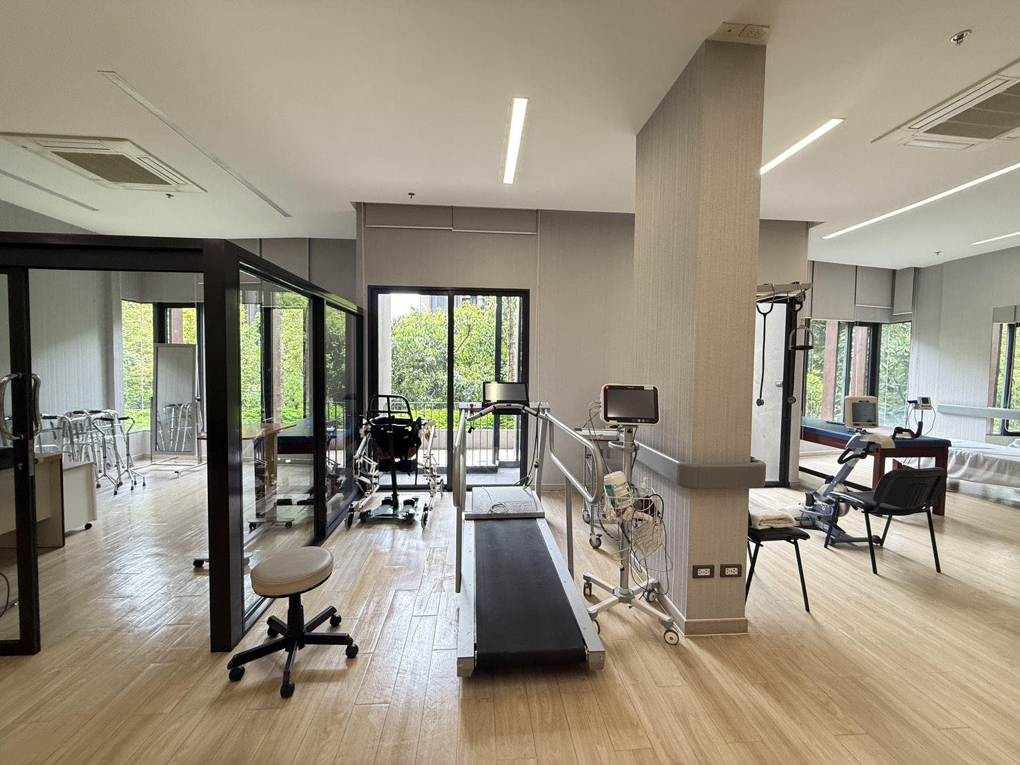 Gait trainer and monitored treadmill for walking recovery at Sanpiti Rangsit
