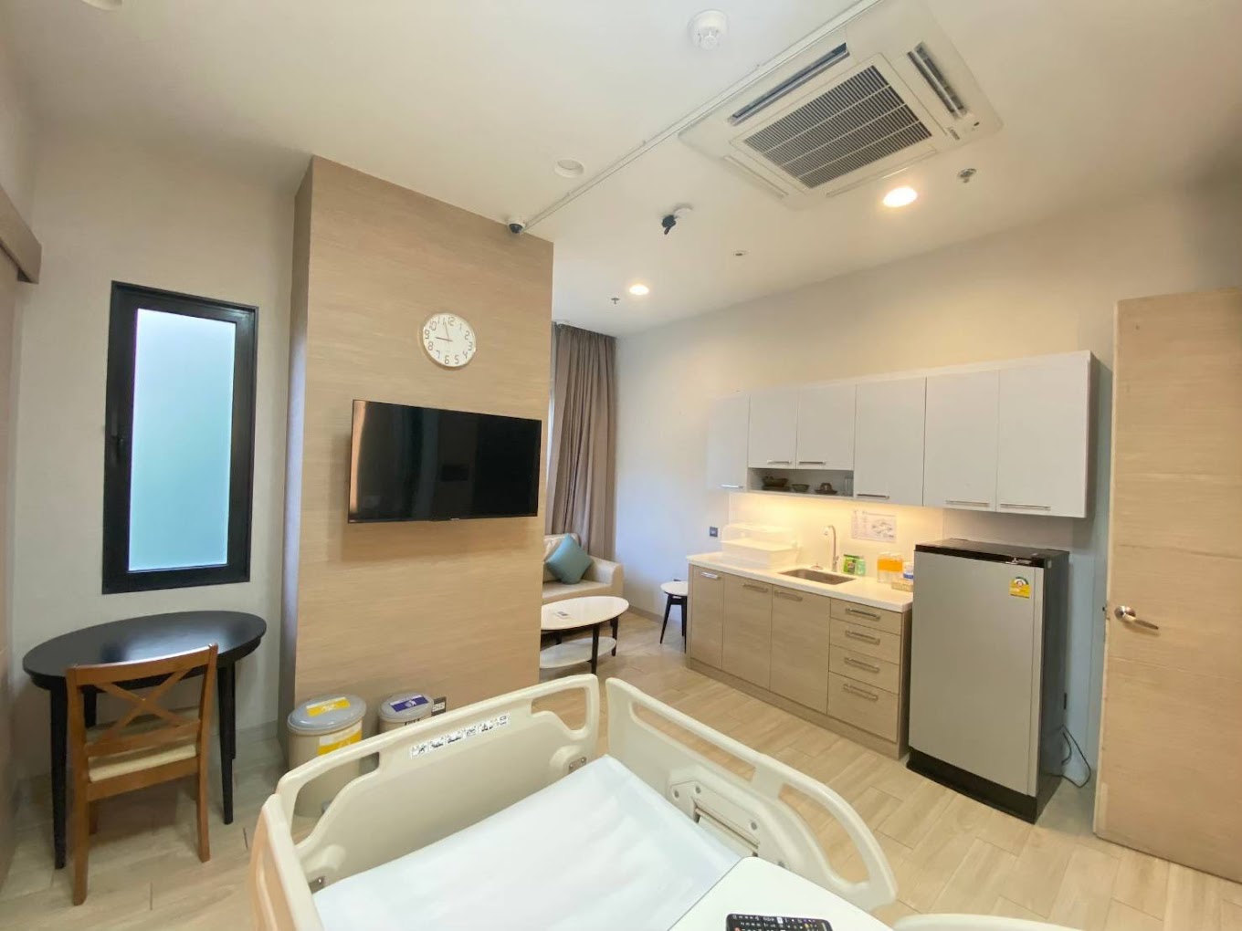 Private Suite with Kitchenette